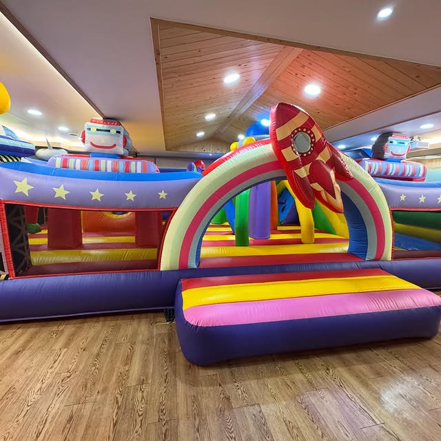 서울 정훈유치원
🚀 5M X 8M 로켓에어바운스 대여 